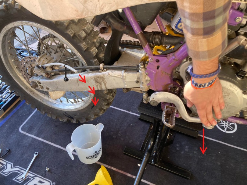 Purger le liquide de frein sur Yamaha 250YZ - LeHangarDuNord