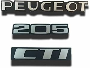 Changer les monogrammes (logos) de coffre sur Peugeot 205