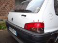 remplacer ampoule cassé feu arriere stop cligno Peugeot 106 tuto (8)