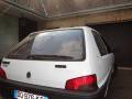 remplacer ampoule cassé feu arriere stop cligno Peugeot 106 tuto (12)