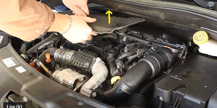 Vidange et remplacement filtre à huile Peugeot 208 - Tutoriels